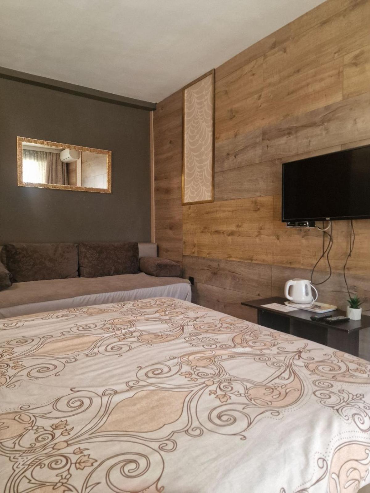 Guest House Maja Нови-Сад Экстерьер фото
